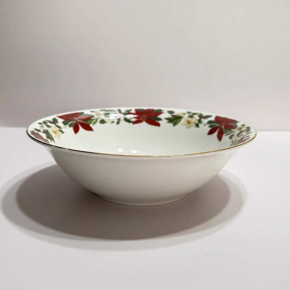 Gibson Poinsettia Christmas Holiday Vegetable Servicing Bowl Large Vtg 9.5